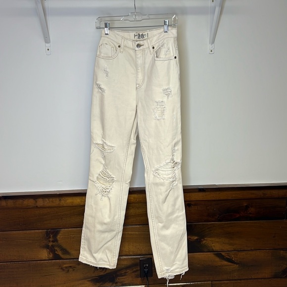 We The Free Curvy Cream Colored Distressed Jeans- 26 - Picture 1 of 8